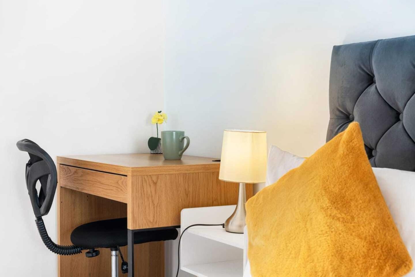 Grand , 2 Double Bedroom With Free Parking , Apartment *